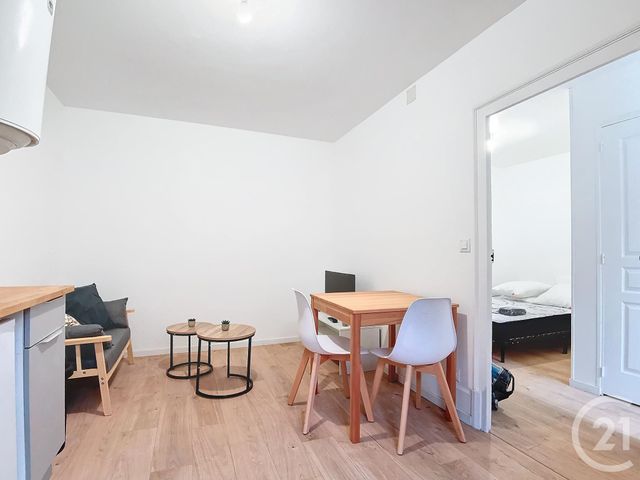 Appartement T2 à louer - 2 pièces - 26.0 m2 - VARENNES SUR ALLIER - 03 - AUVERGNE - Century 21 Lefèbvre Immobilier