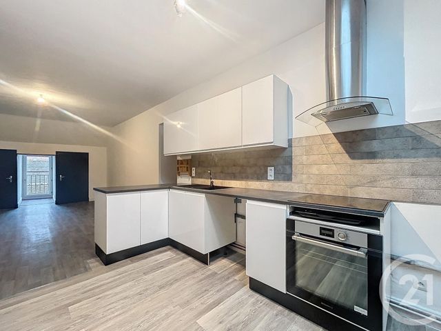 Appartement F4 à louer - 4 pièces - 80.05 m2 - ST POURCAIN SUR SIOULE - 03 - AUVERGNE - Century 21 Lefèbvre Immobilier