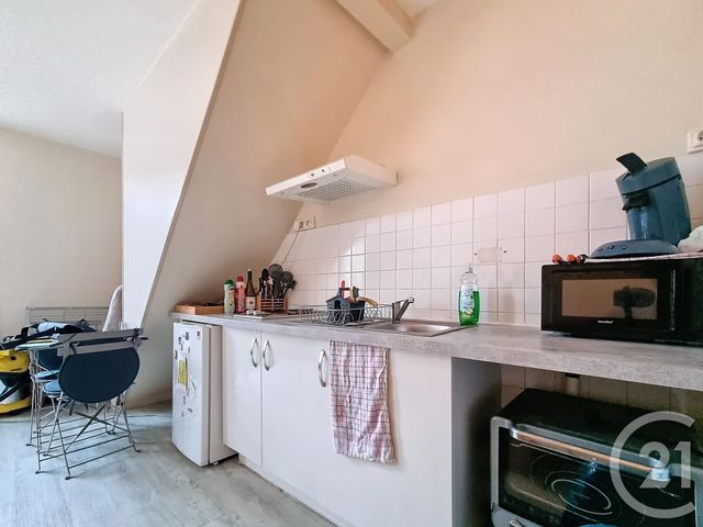 Appartement à louer - 2 pièces - 30.75 m2 - ST POURCAIN SUR SIOULE - 03 - AUVERGNE - Century 21 Lefèbvre Immobilier