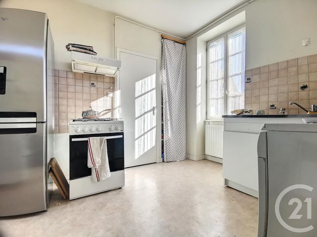 Appartement F4 à louer - 4 pièces - 95.0 m2 - ST POURCAIN SUR SIOULE - 03 - AUVERGNE - Century 21 Lefèbvre Immobilier